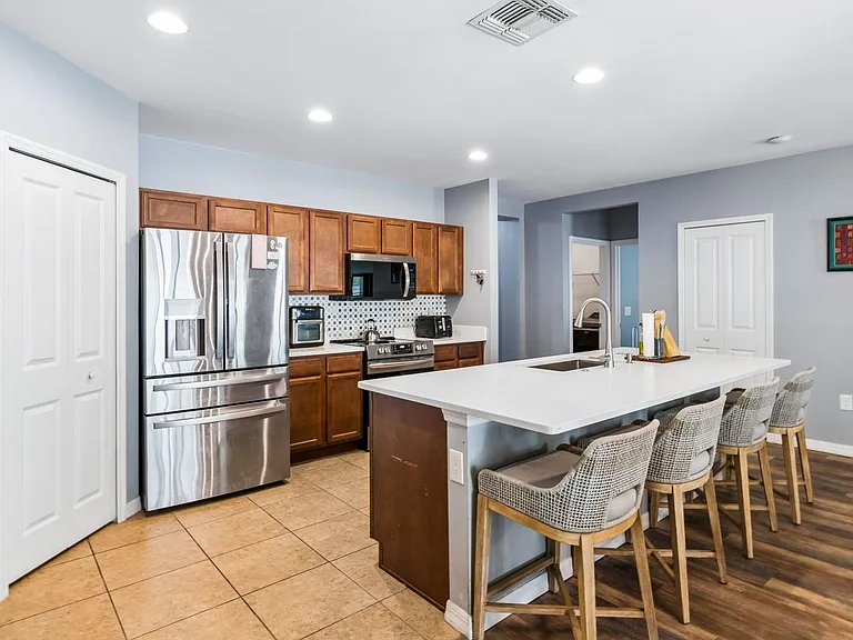 107 Parkhurst Ln — Photo 10