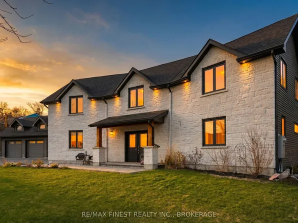 1033 Kona Cres, South Frontenac, ON K0H 1X0