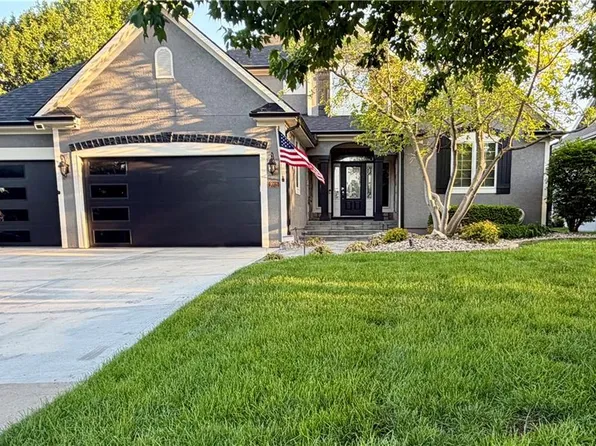 9005 W 161st St, Overland Park, KS 66085