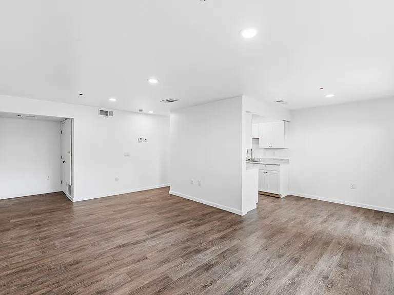 Oakbrook Apartments — Photo 7