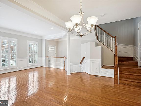4th image of 21960 Windy Oaks Sq