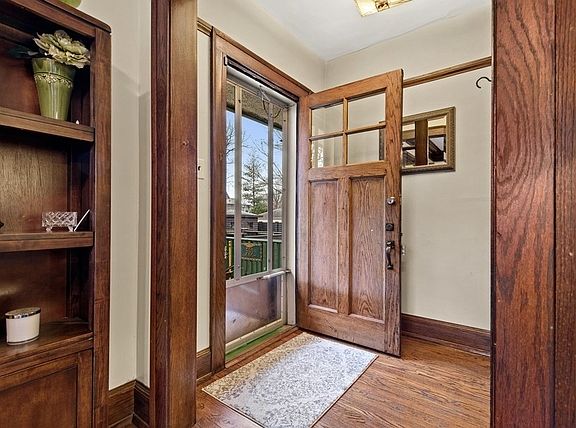 2nd image of 530 Ashland Ave