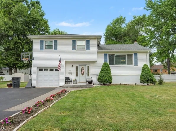 23 Distler Ave, West Caldwell, NJ 07006