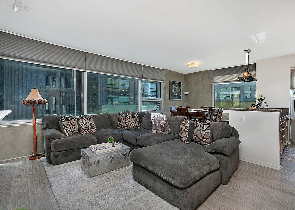321 10th Ave #607