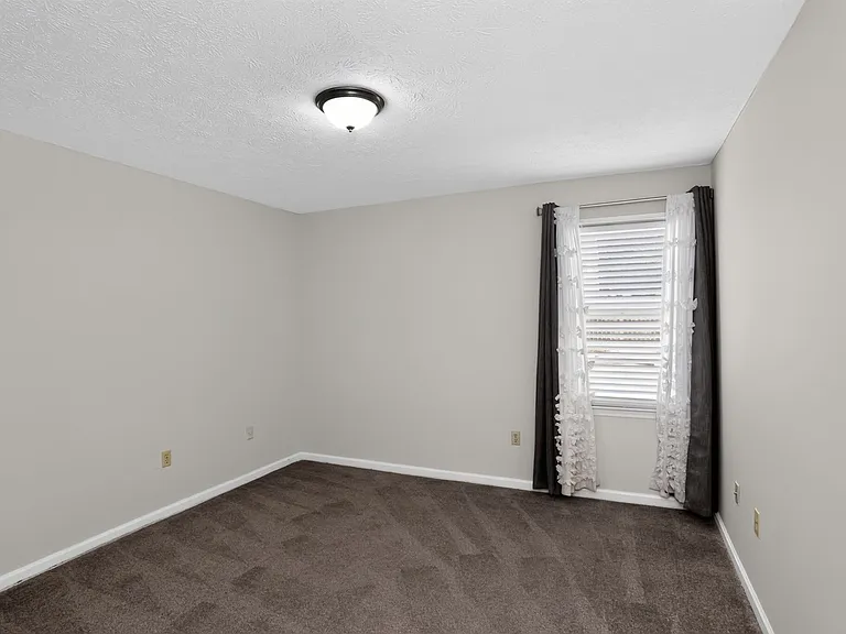 104 Montclair Dr — Photo 10