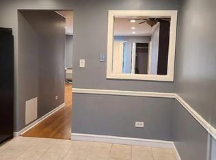 2245 Nichols Rd APT B, Arlington Heights, IL 60004