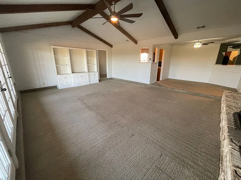 552 Lawson Ln — Photo 6