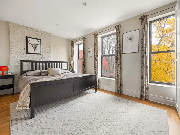 750 Hancock Street image 5 of 12