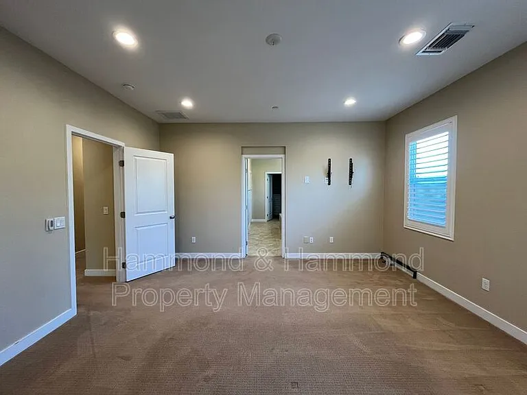 11395 Beechnut St — Photo 36