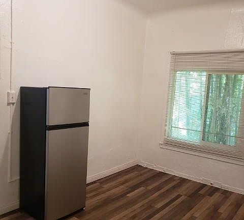 2nd image of 225 E Garfield Ave #207-1/2