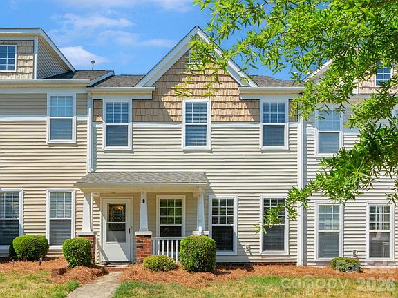 3rd image of 1021 Laparc Ln
