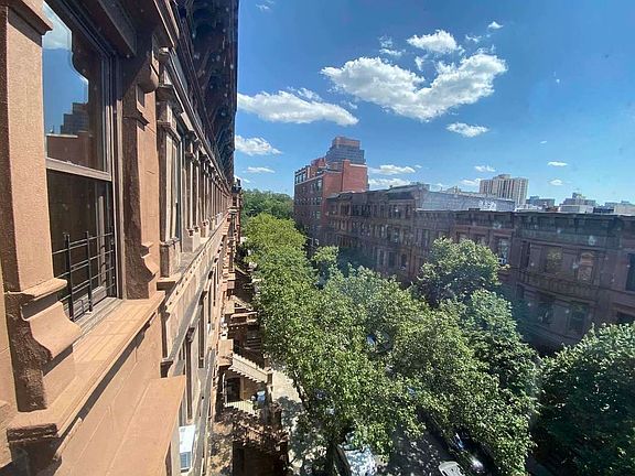 2nd image of 21 W 121st St #4D