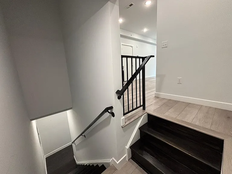 2226 N Franklin St #B — Photo 5