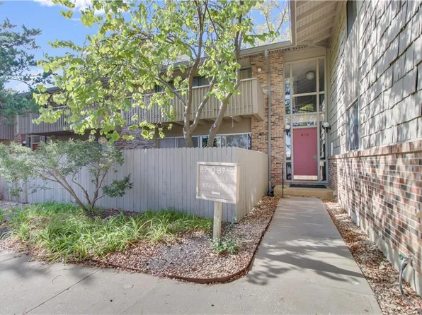8718 Metcalf Ave APT 201, Overland Park, KS 66212