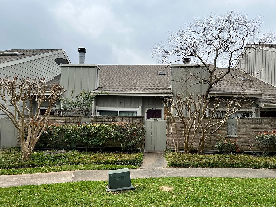 1st image of 7062 Greenway Chase St