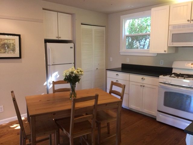 1st image of 76 1/2 Willow Ave