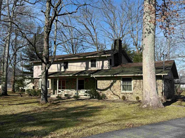 104 Westview Dr, Elkins, WV 26241