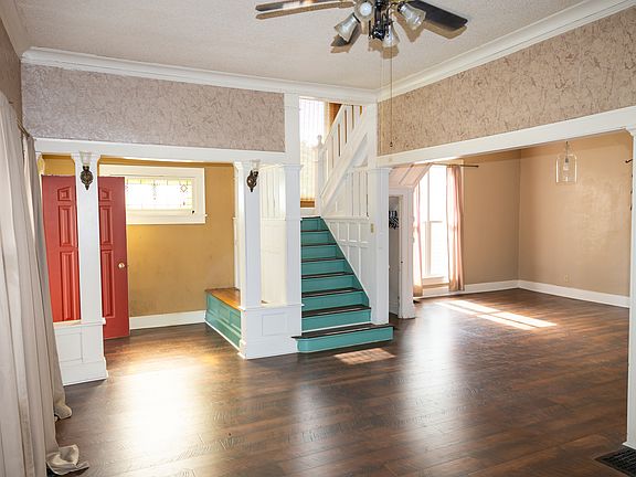 4th image of 807 W Pike St