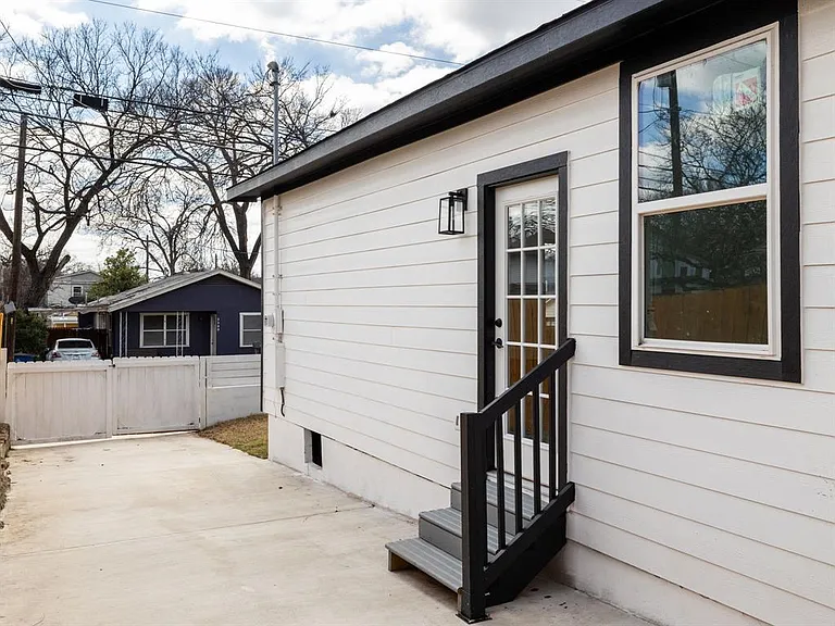 2308 Santa Maria St — Photo 27