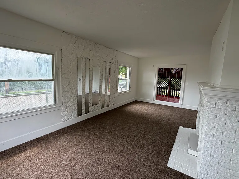 3724 Hillman St — Photo 6