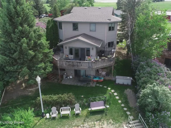 32 Littlehales Ct, Dickinson, ND 58601