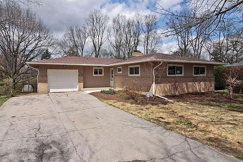 5436 N Park Dr photo 1