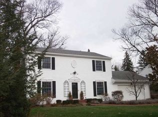 1612 Greenbrier Dr, Elkhart, IN 46514