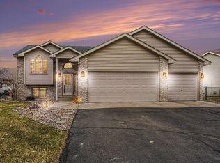 11773 N Meadow Curv, Lindstrom, MN 55045