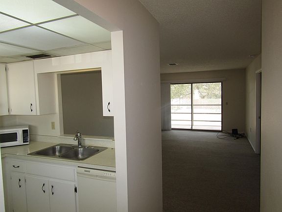 5th image of 401 Airport Ave E #307-392