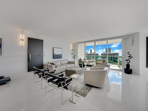 5th image of 3201 NE 183rd St APT 1806