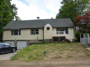 8 Teddy Rd, Worcester, MA 01603