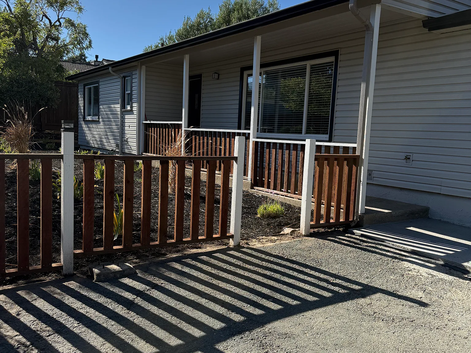 4552 Blum Rd — Photo 3