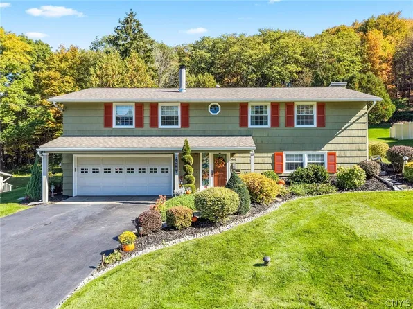 405 Oakridge Dr, Camillus, NY 13031