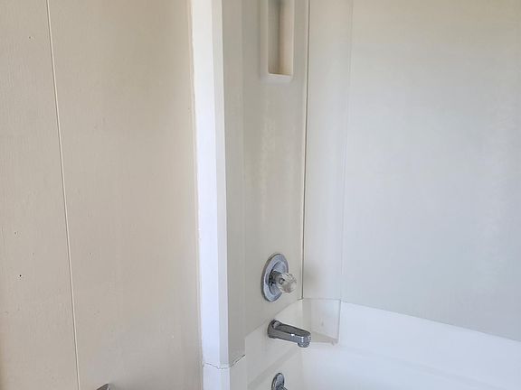 4th image of 2201 Lehman St #3