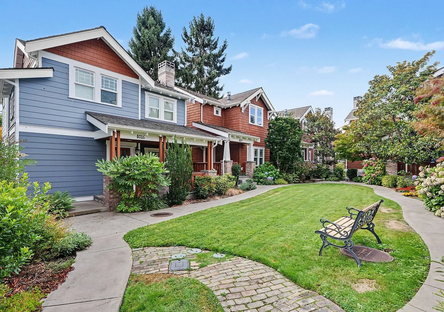 3Bd/3Ba Seattle Home — Photo 3