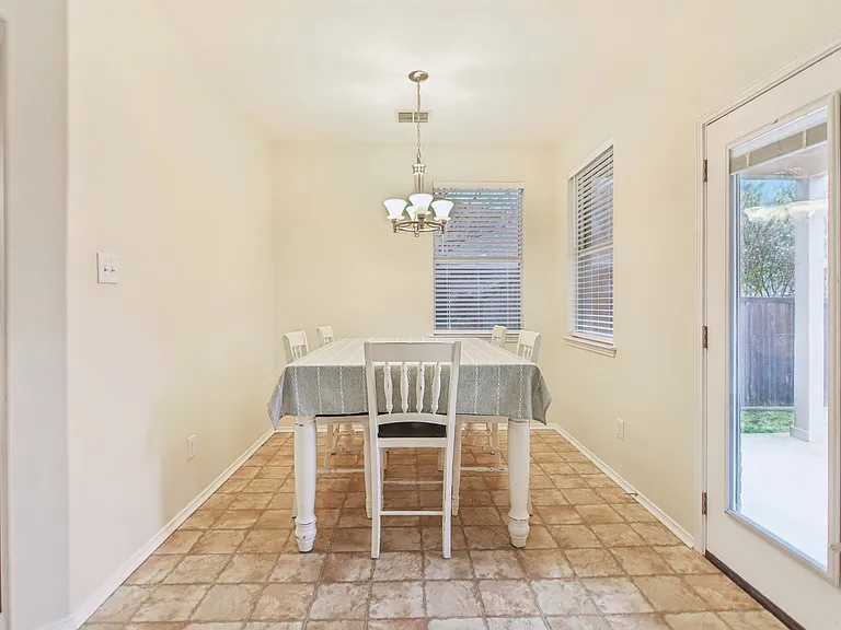 208 Wenrick Dr — Photo 12