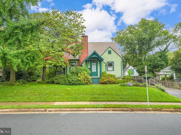2814 Summerfield Rd, Falls Church, VA 22042