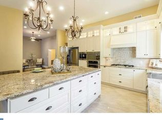 8102 Cedar Rd, Elkins Park, PA 19027