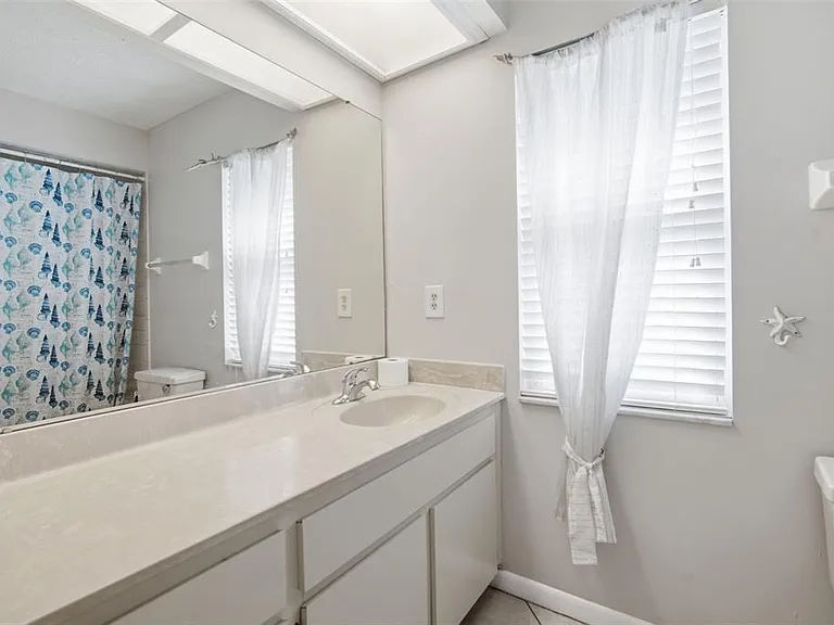 7403 Providence Rd — Photo 18