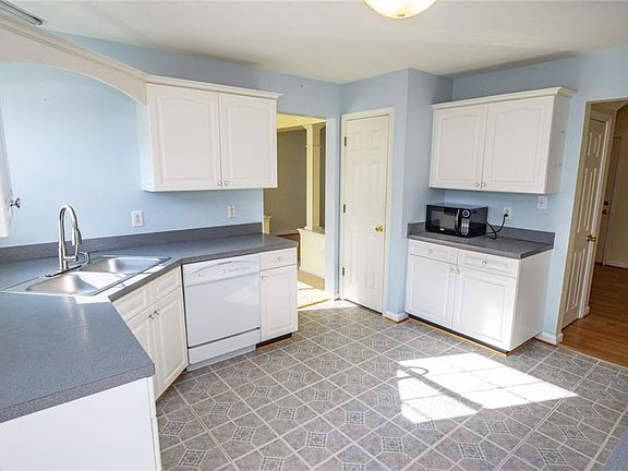 2nd image of 3188 Amador Dr