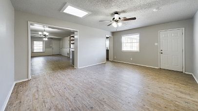 3rd image of 5613 44th St