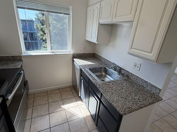 4th image of 407 Fairmount Ave APT 315