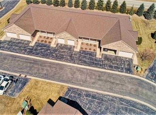 1212 Pond View Cir, De Pere, WI 54115