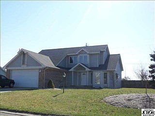 1st image of 208 E Meadowlark Dr