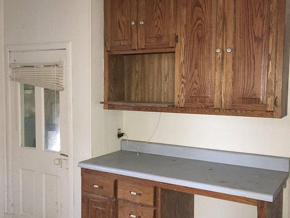3rd image of 505 W 5th St