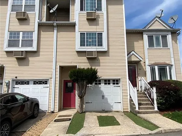 32 Northport Ln, Staten Island, NY 10314