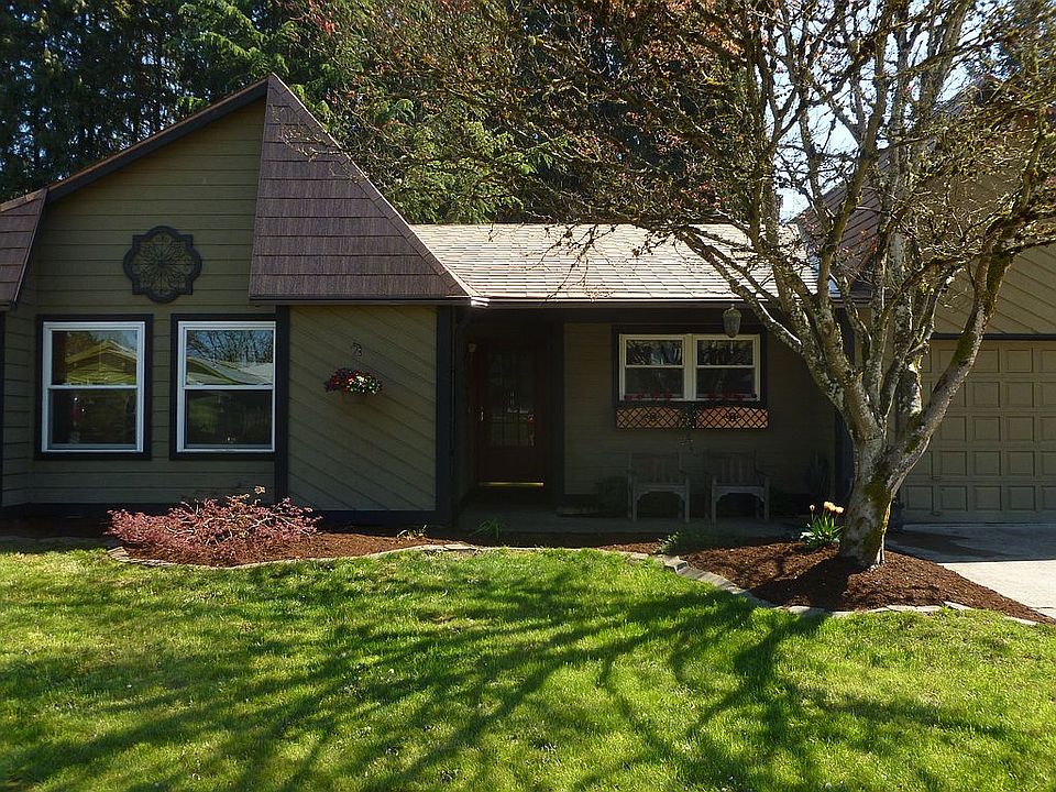 2nd image of 2762 SE Lonny Ct