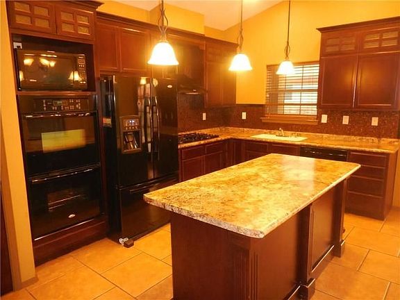 4th image of 3212 Scarlet Point Dr