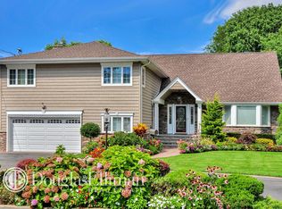 1390 Stevenson Rd, Hewlett, NY 11557