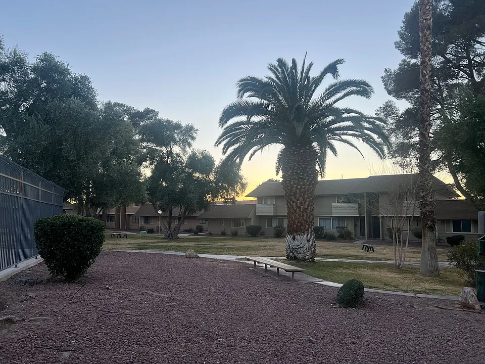 2568 Paradise Village Way